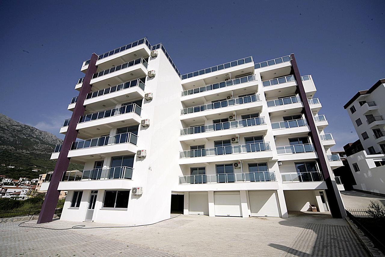 Sea Star Apartment Dobra Voda Exterior photo