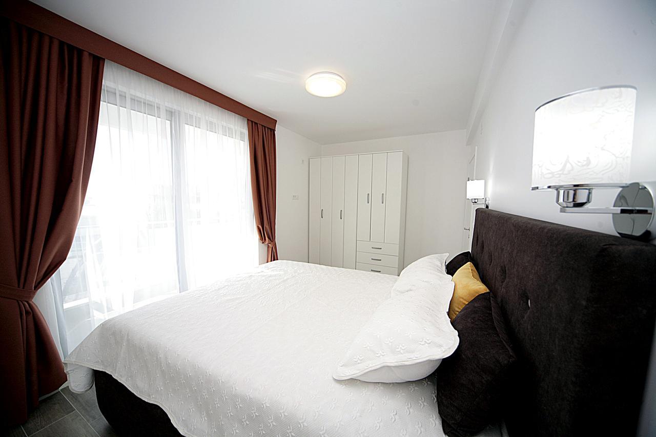 Sea Star Apartment Dobra Voda Exterior photo