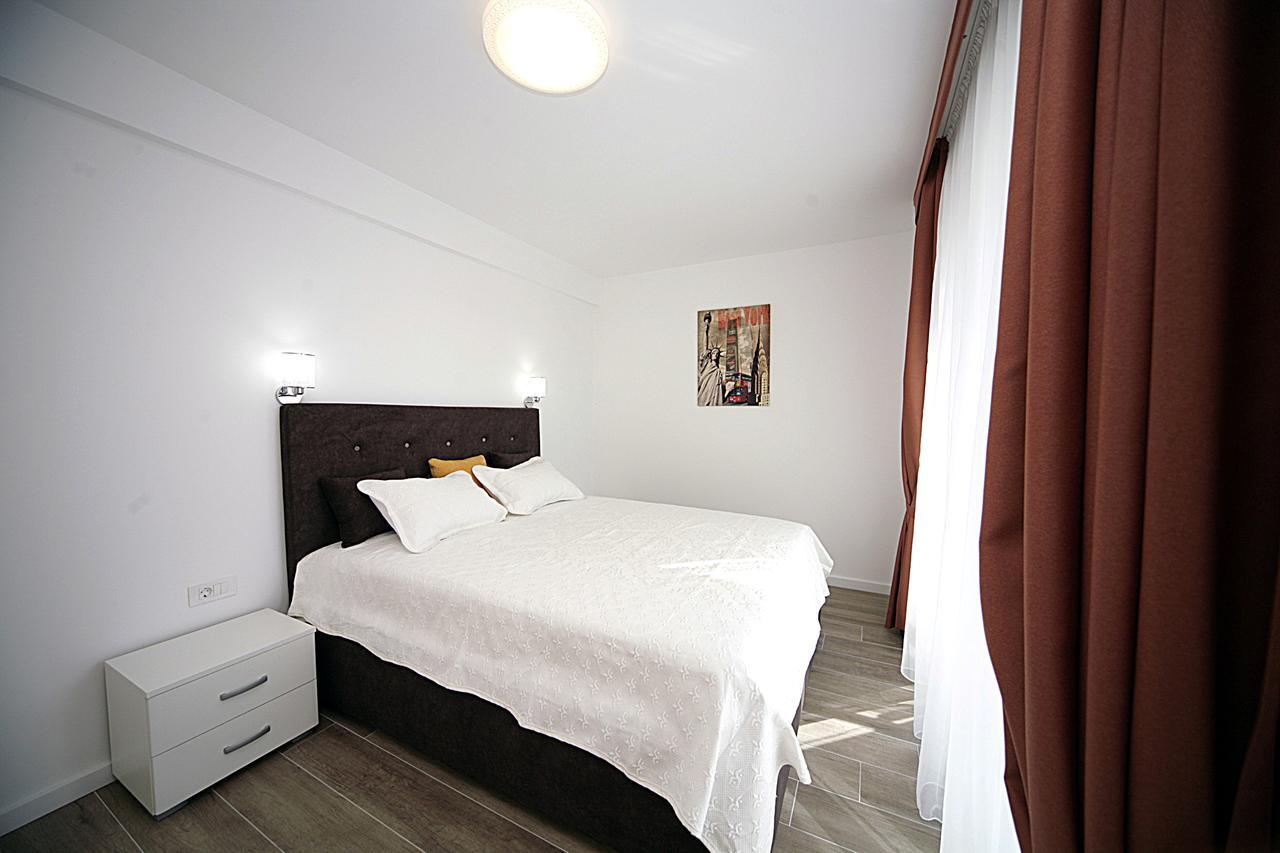 Sea Star Apartment Dobra Voda Exterior photo